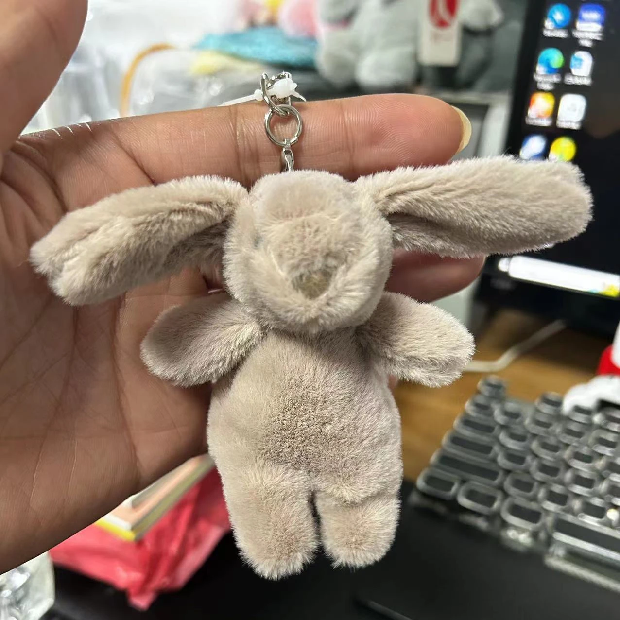 Porte-clés Lapin Mignon en Pel - Phone Accessories Jewelry avis et prix